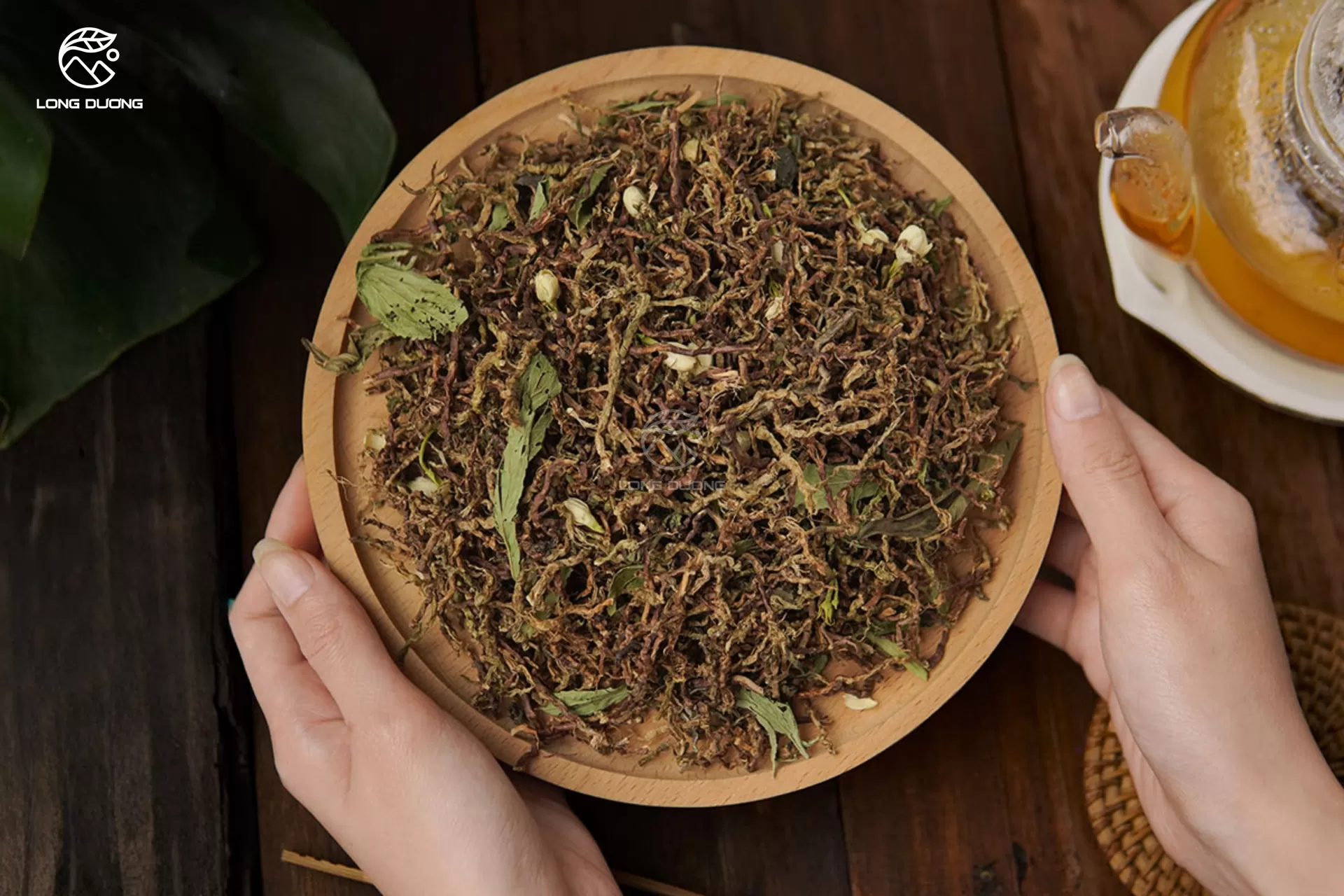 Uống Trà Sơn Mật Có Tốt Không? Bật Mí Lợi Ích Sức Khỏe Tuyệt Vời Từ Thiên Nhiên